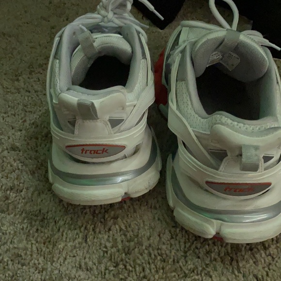 Balenciaga - Picture 4 of 6